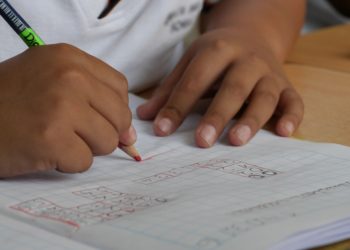 Druk loopt op voor werkende ouders